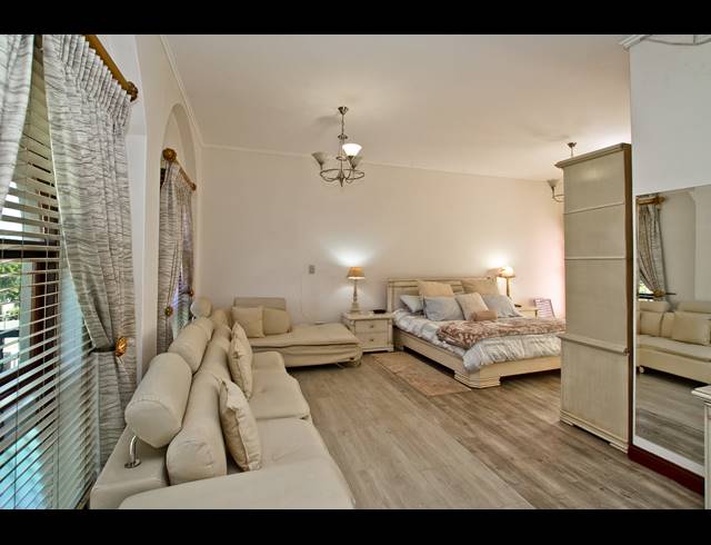 4 BEDROOM HOUSE FOR SALE IN KHYBER ROCK